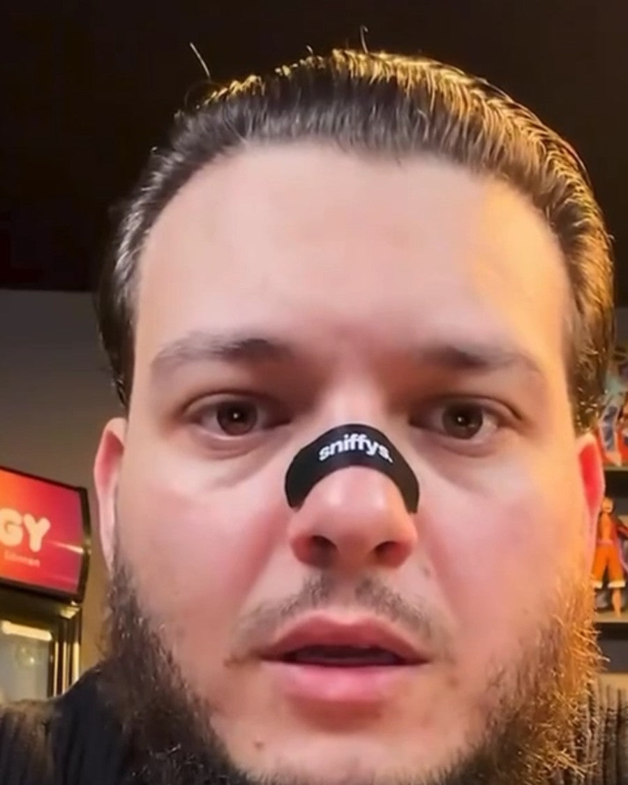 Abu Goku mit sniffys. Nasenstreifen